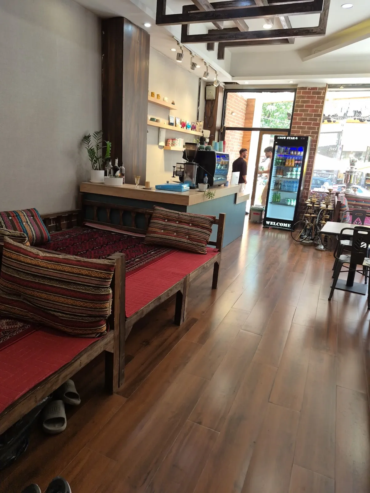 کافه گرشا، تصویر ۳