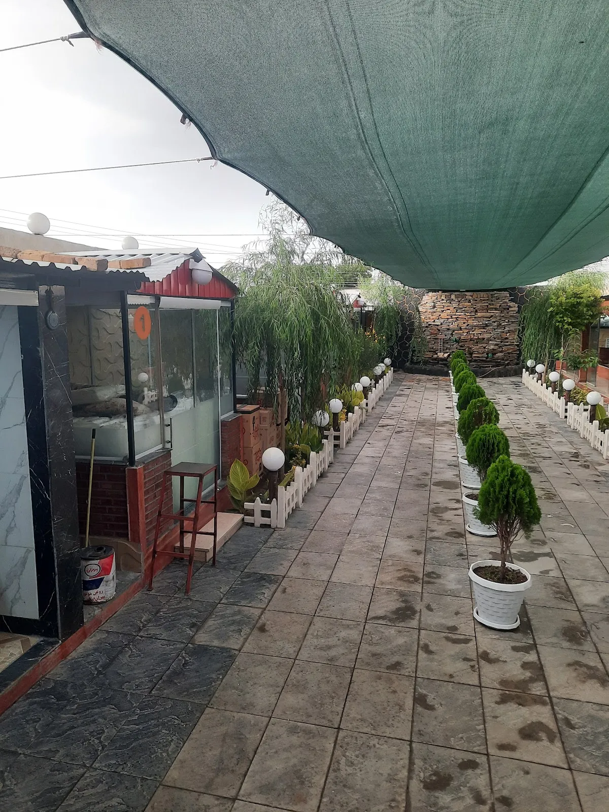 کافه باغ معین، تصویر ۲