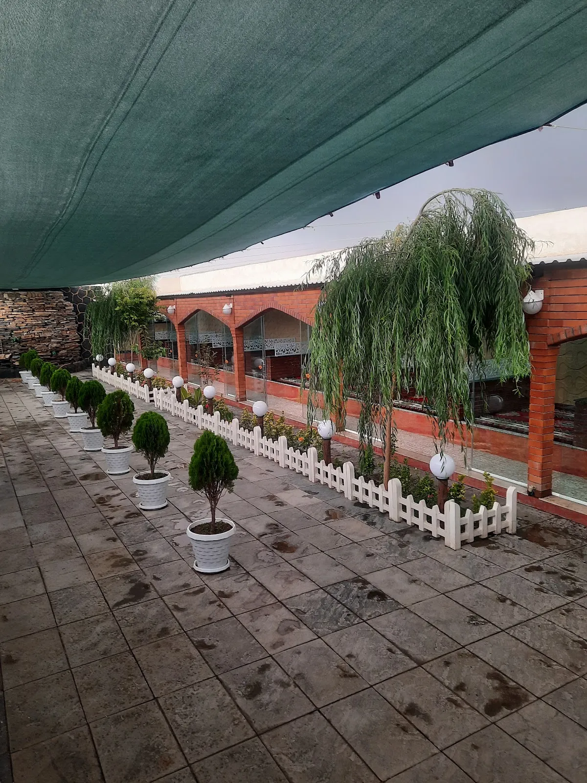کافه باغ معین، تصویر ۴