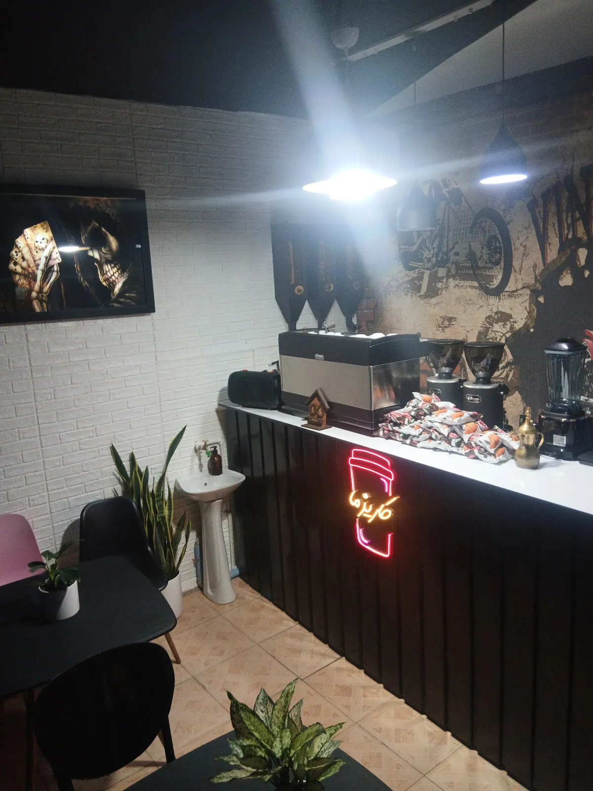 تصویر کافه کاریزما چوبیندر