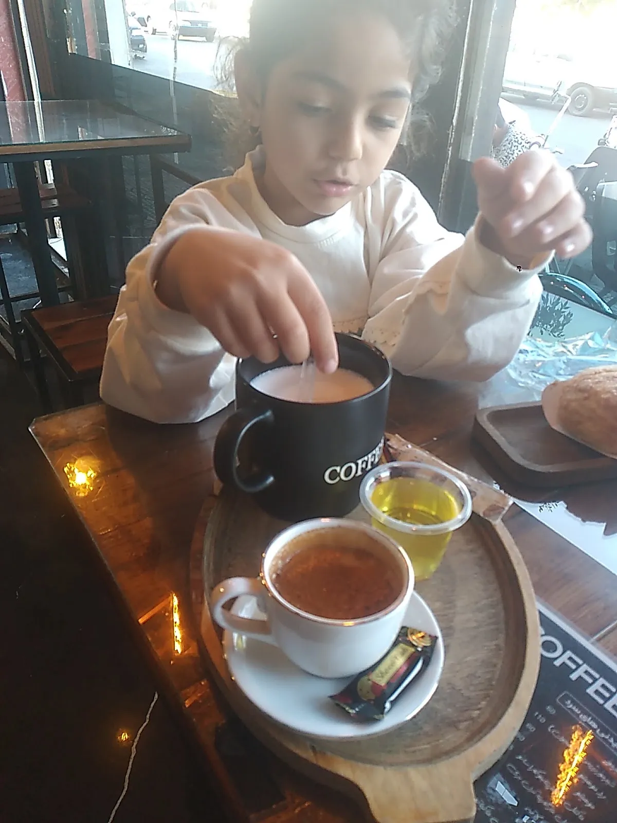 کافه چی، تصویر ۴