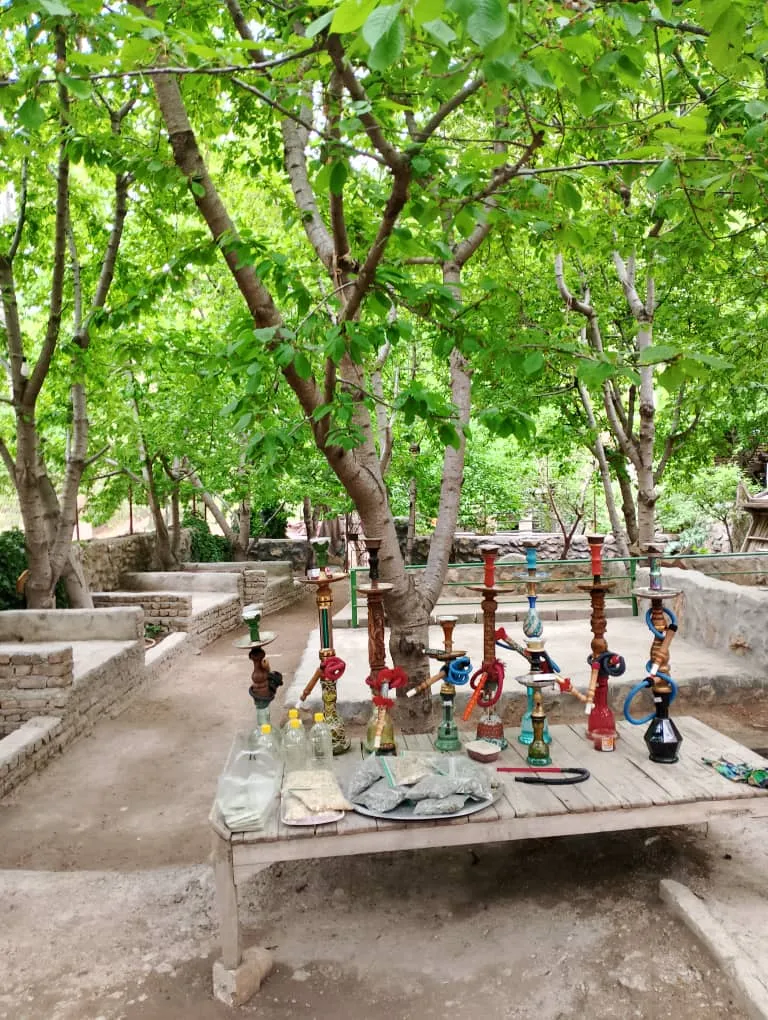 قهوه خانه عمو جلال، تصویر ۲