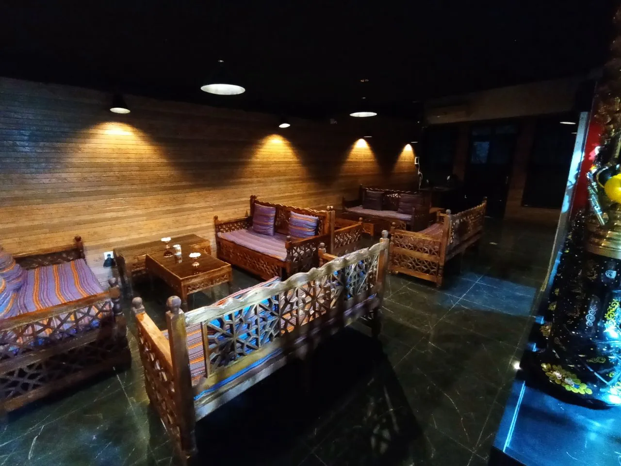 کافه پاتوق، تصویر ۳
