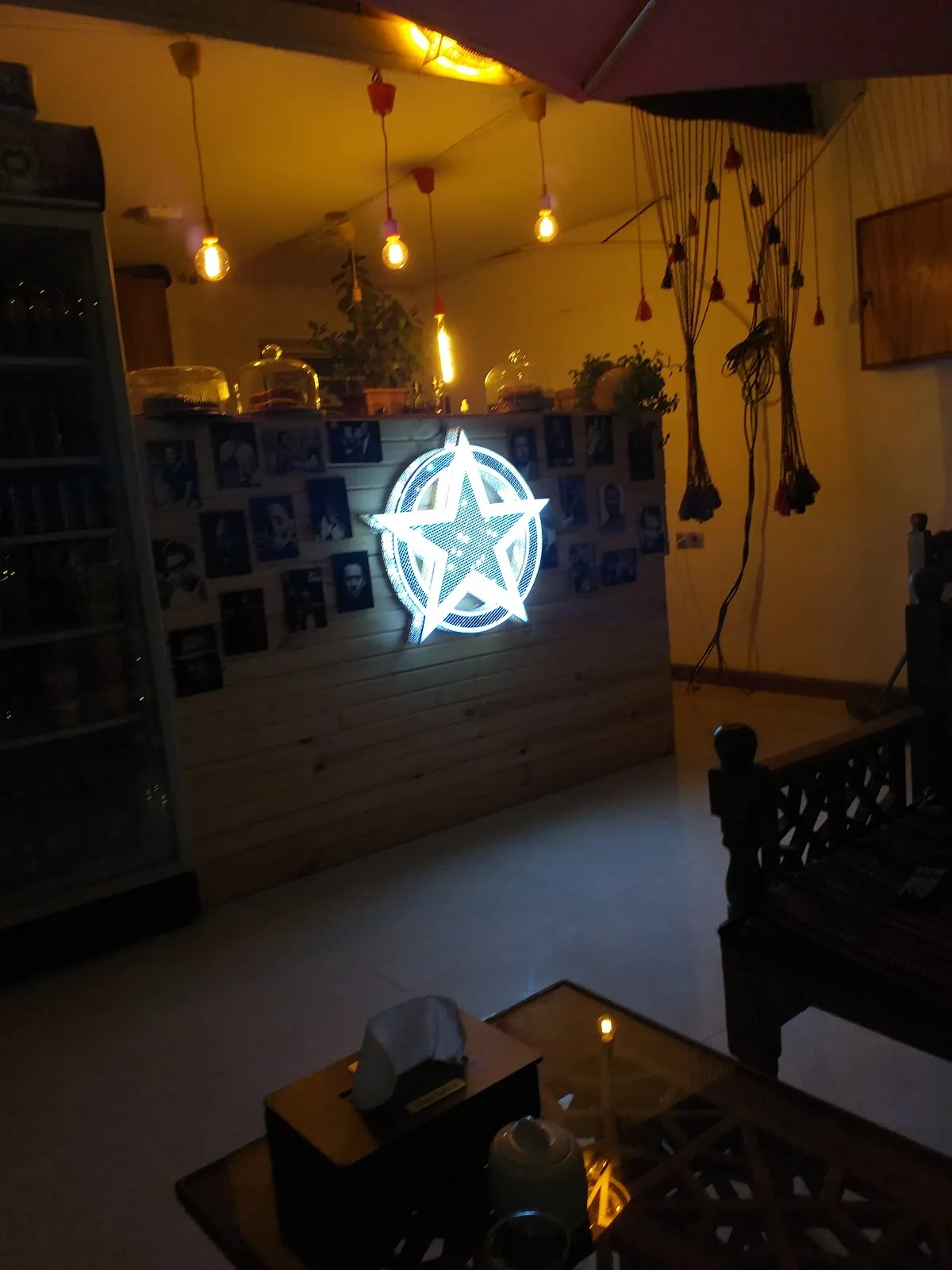 کافه ستاره، تصویر ۴