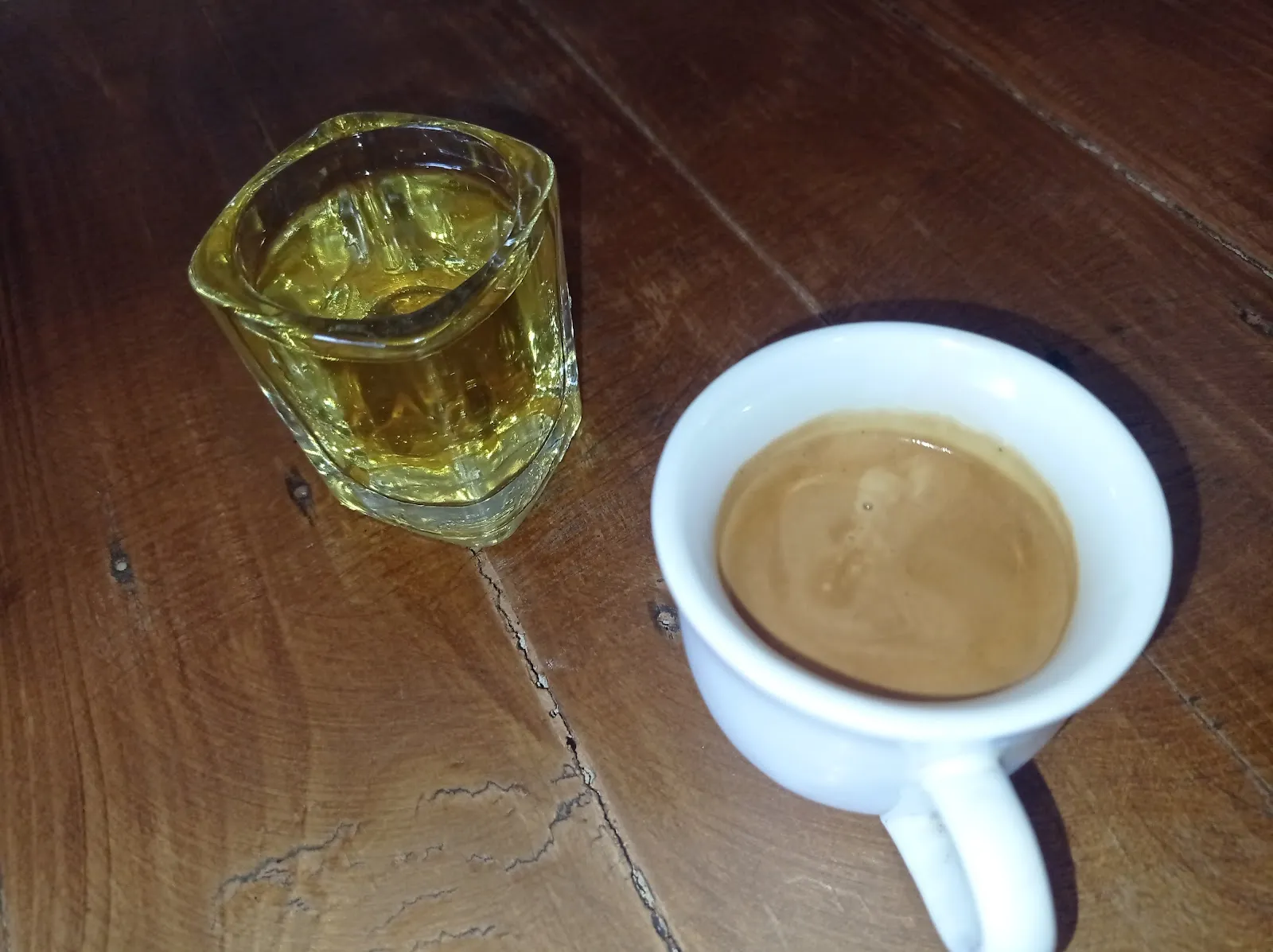 کافه علیشاه، تصویر ۳