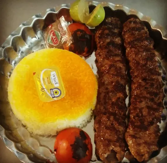 کافه و رستوران بین المللی کاست