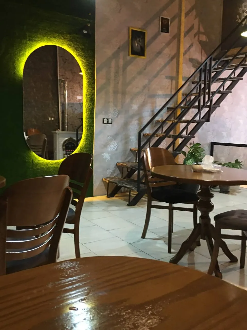 کافه ویش، تصویر ۵