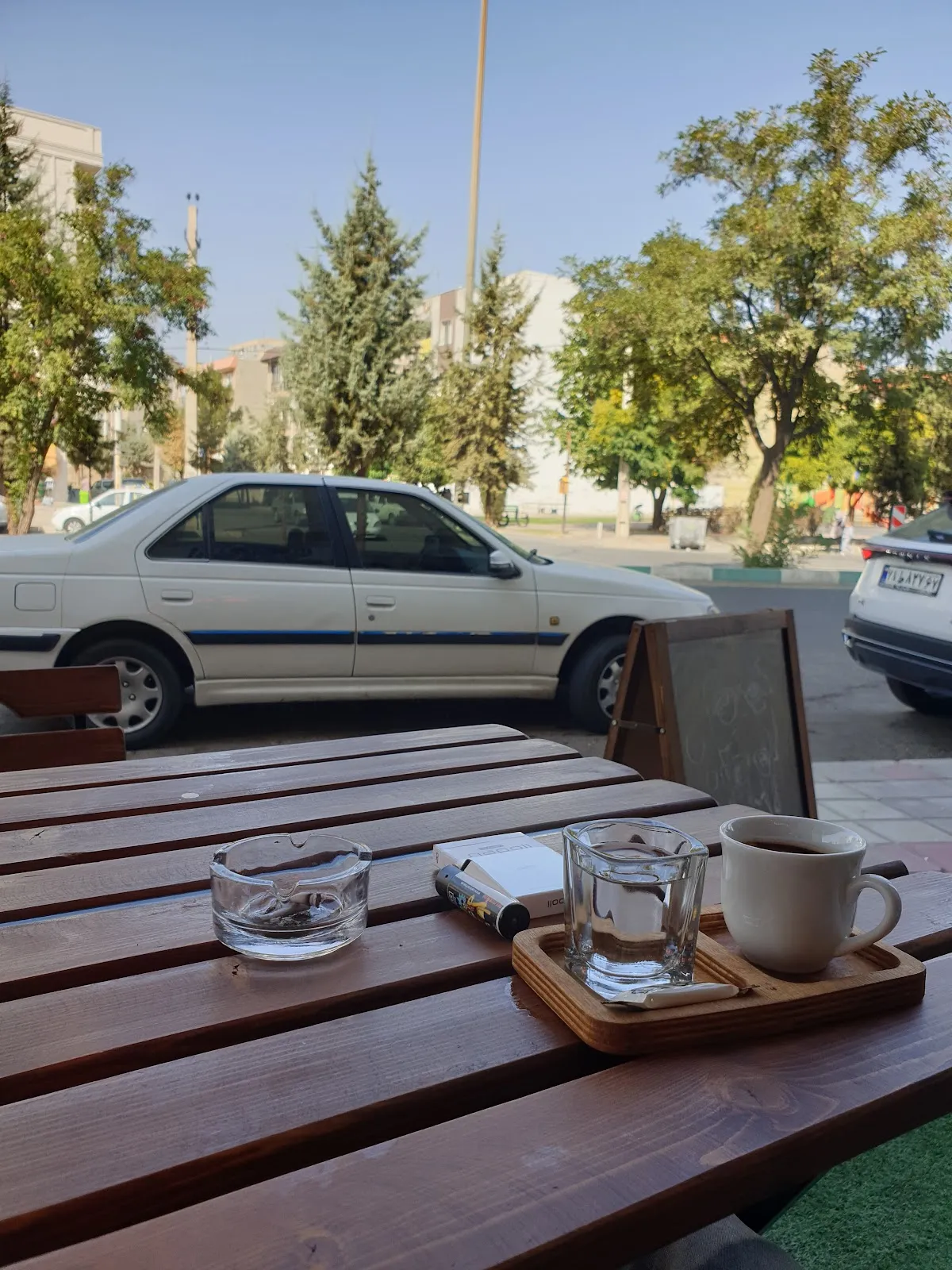 کافه دارما، تصویر ۳