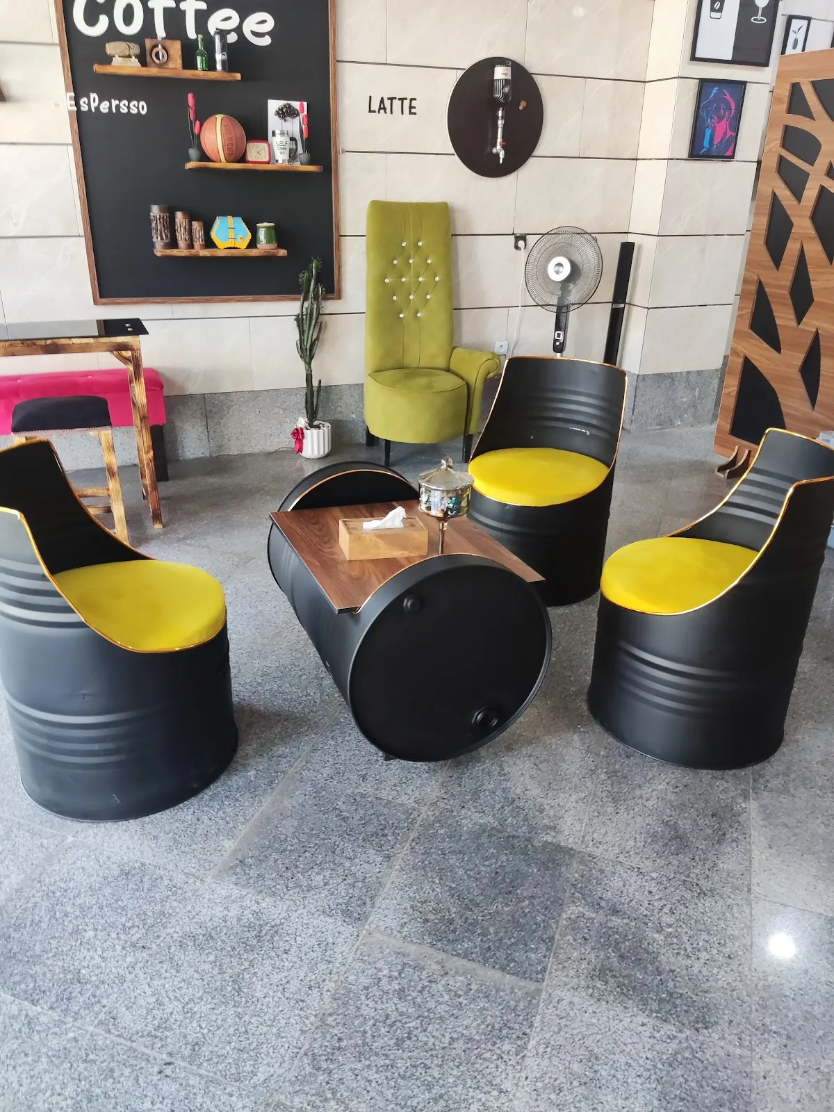کافه ژست، تصویر ۳