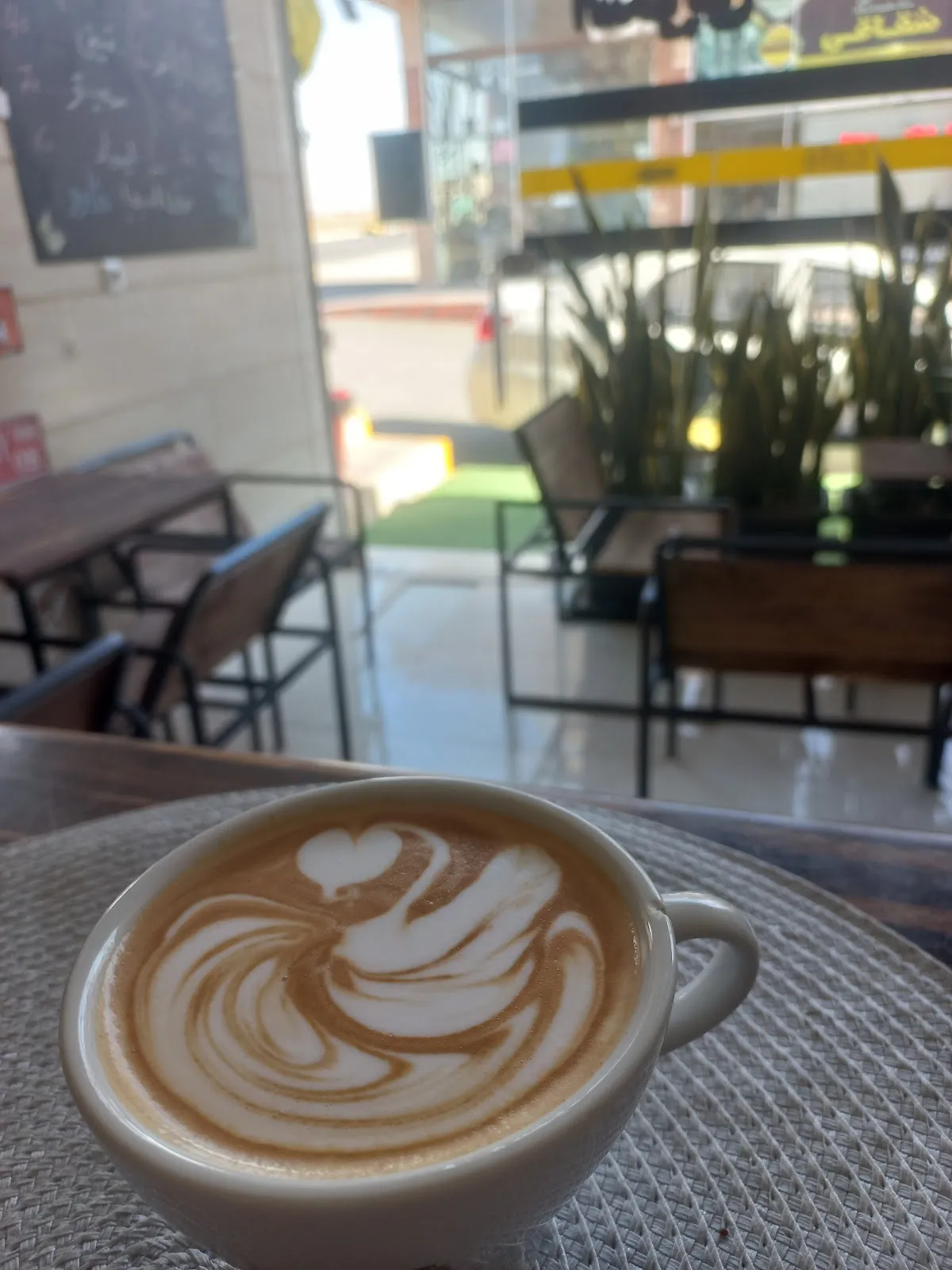 Dejavu Cafe، تصویر ۳