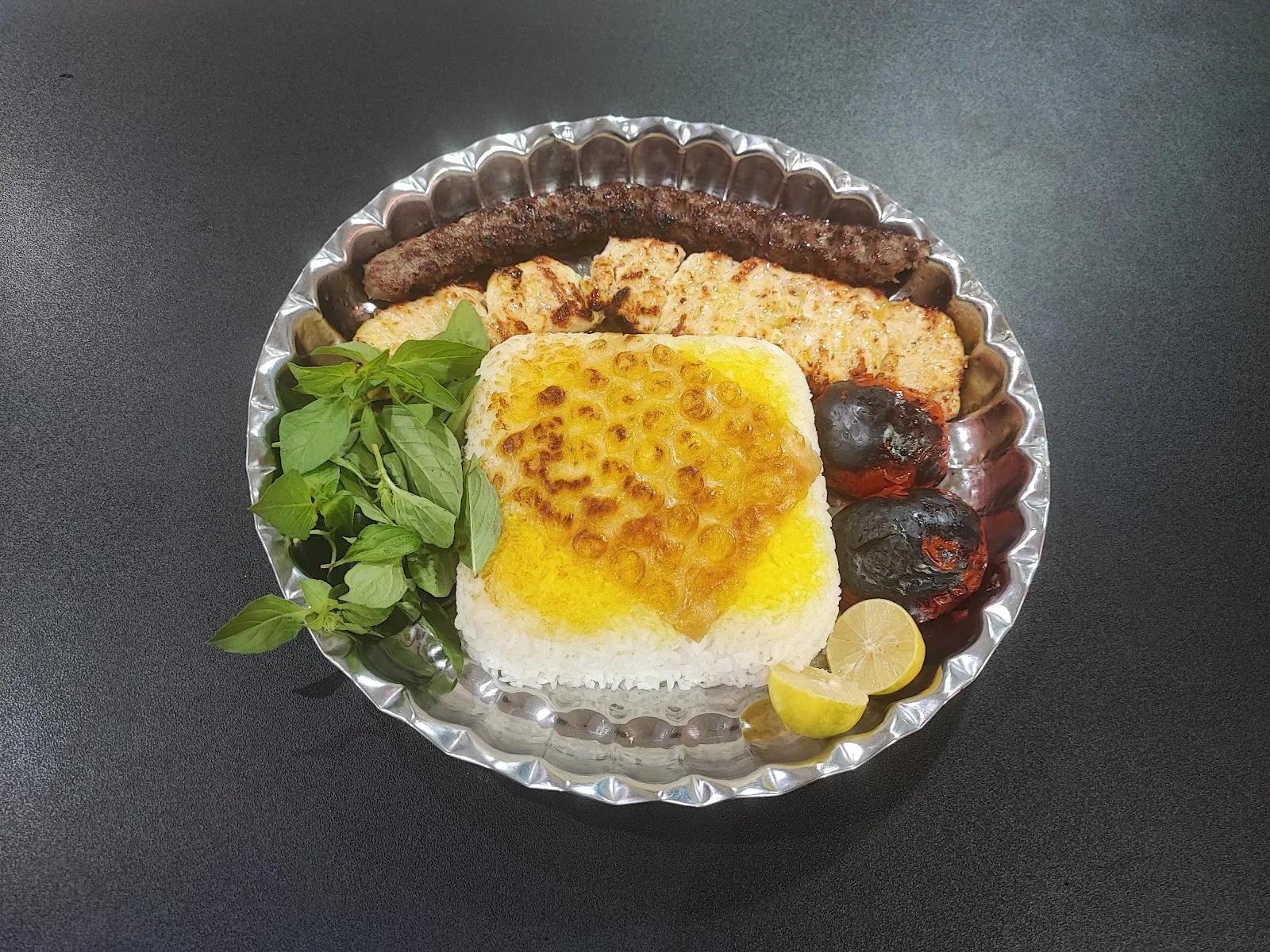 کافه رستوران ایوان، تصویر ۲
