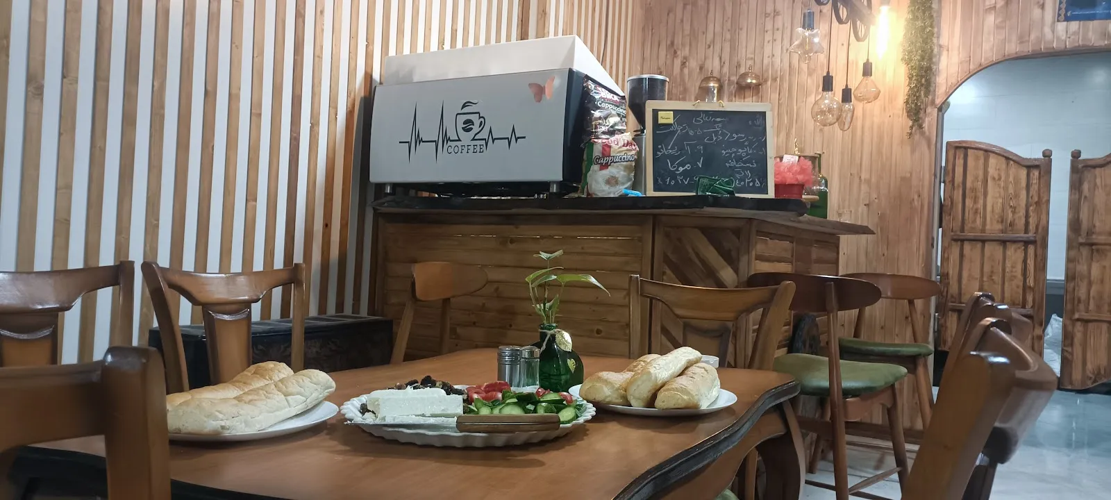 کافه رستوران کاج، تصویر ۴