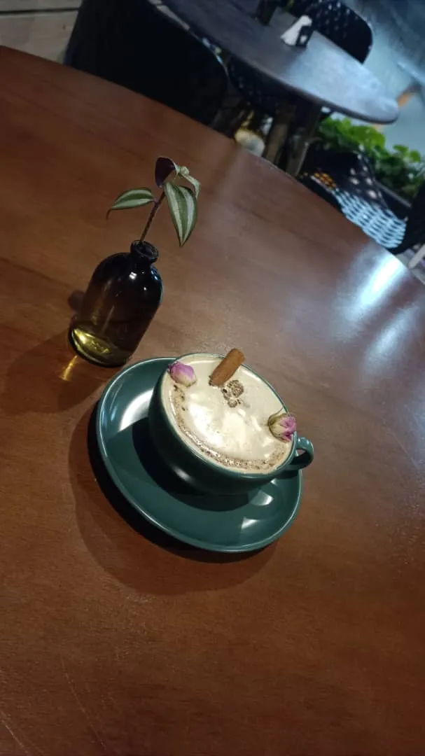 کافه کلاسیک، تصویر ۵