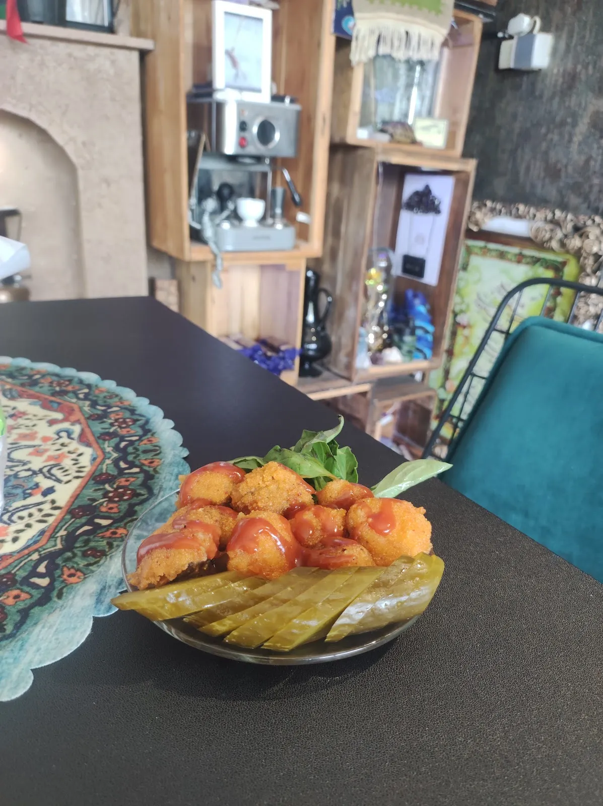 کافه صبحانه پنجره، تصویر ۴