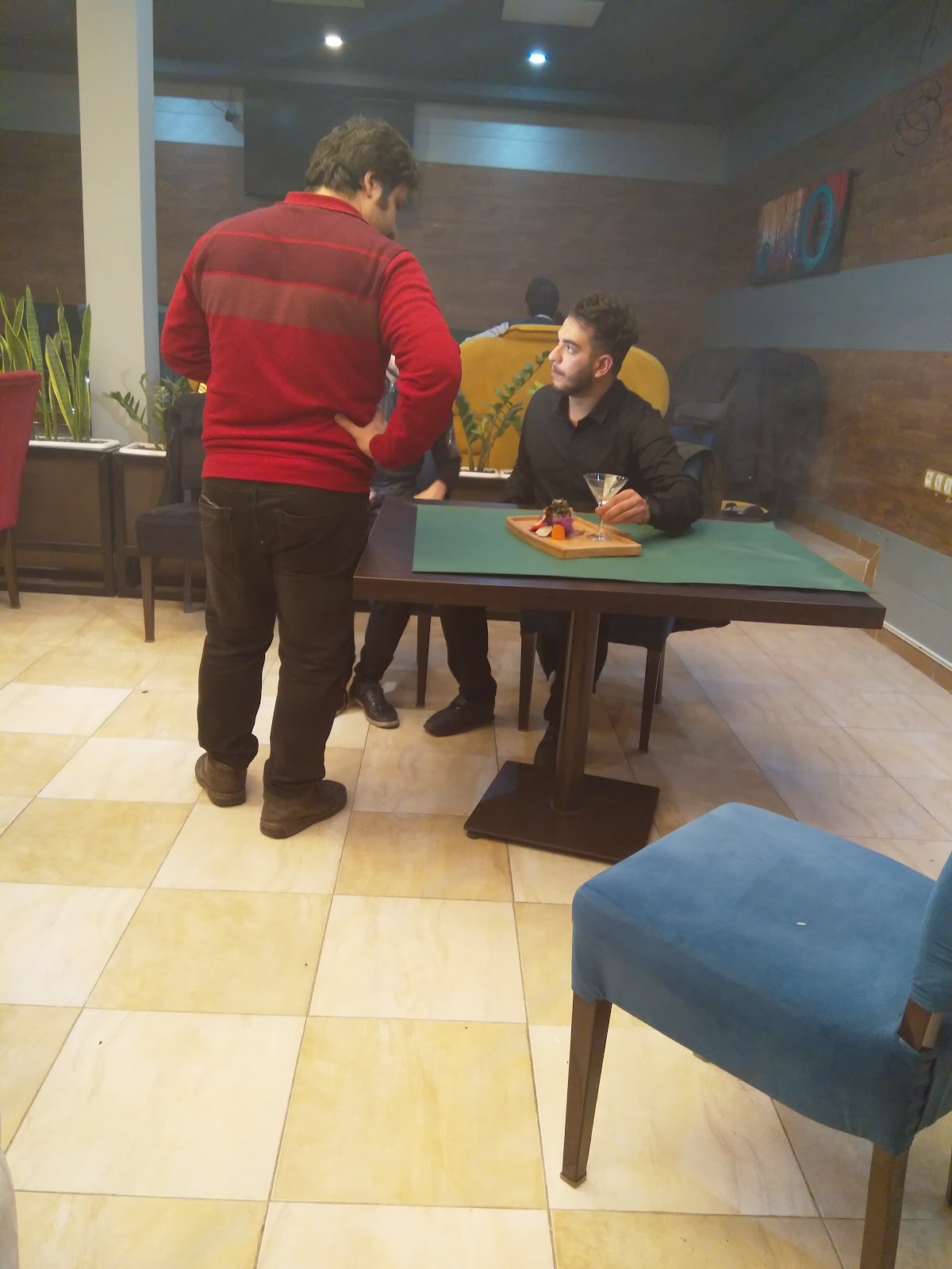 کافه رستوران آرماندو، تصویر ۶