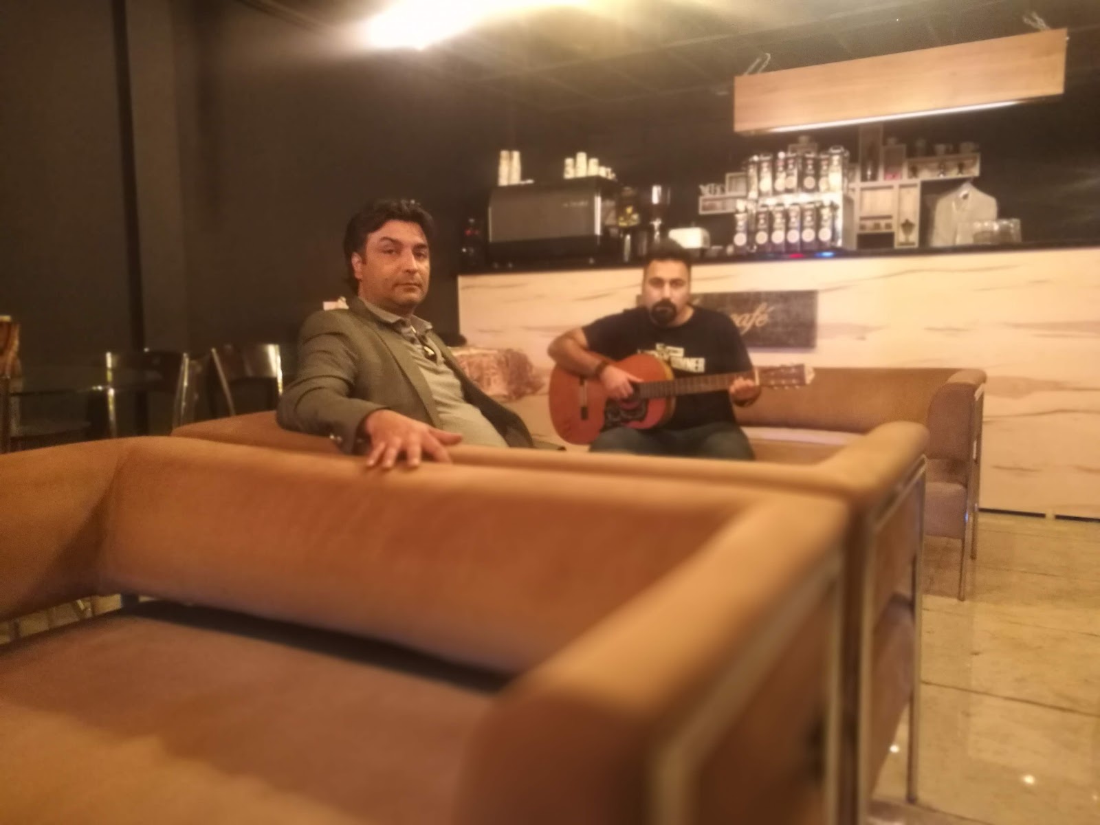 کافی شاپ نوستالژی، تصویر ۴