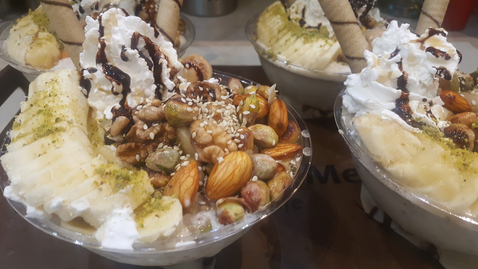 کافه بستنی حاج عمو، تصویر ۴