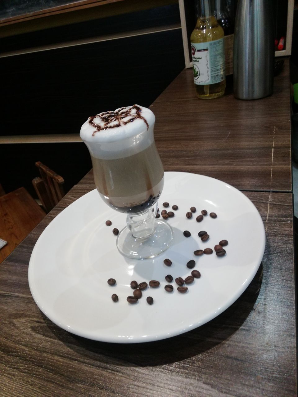 کافه بستنی حاج عمو، تصویر ۸