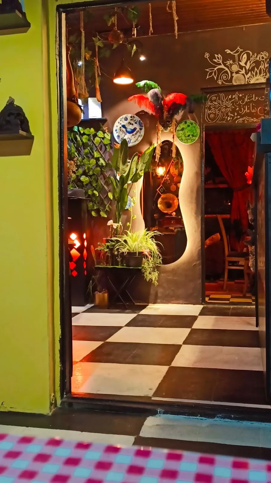 کافه کیمیاگر، تصویر ۷