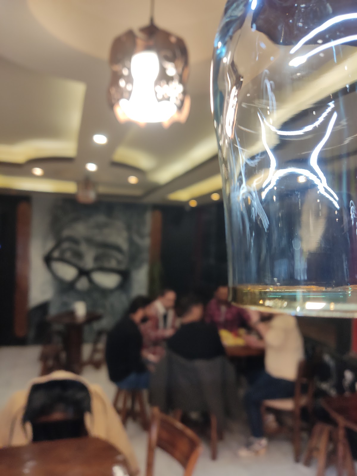کافه بستنی شاد، تصویر ۸