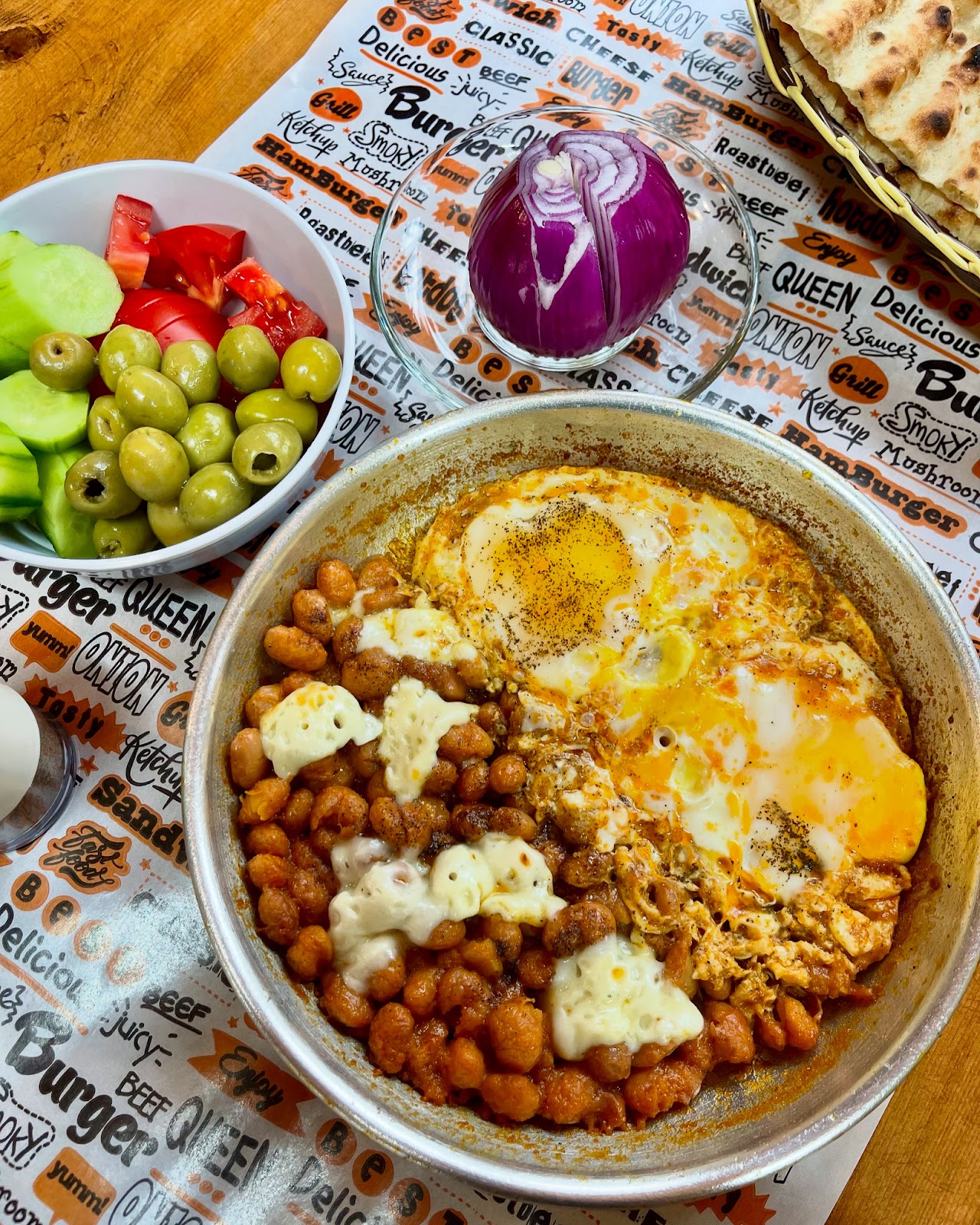 کافه چیچیلاس، تصویر ۲