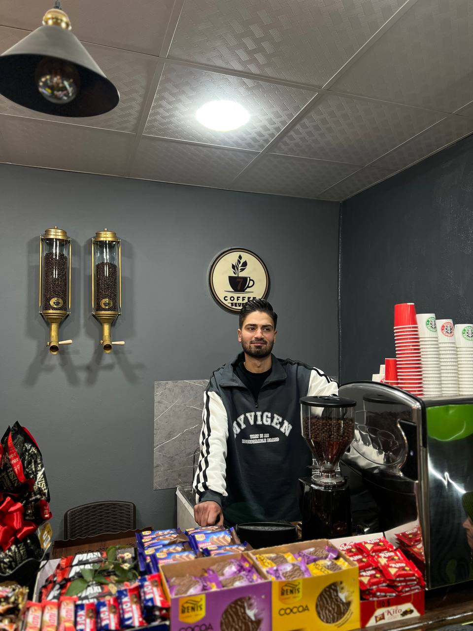 کافه 7سون، تصویر ۴