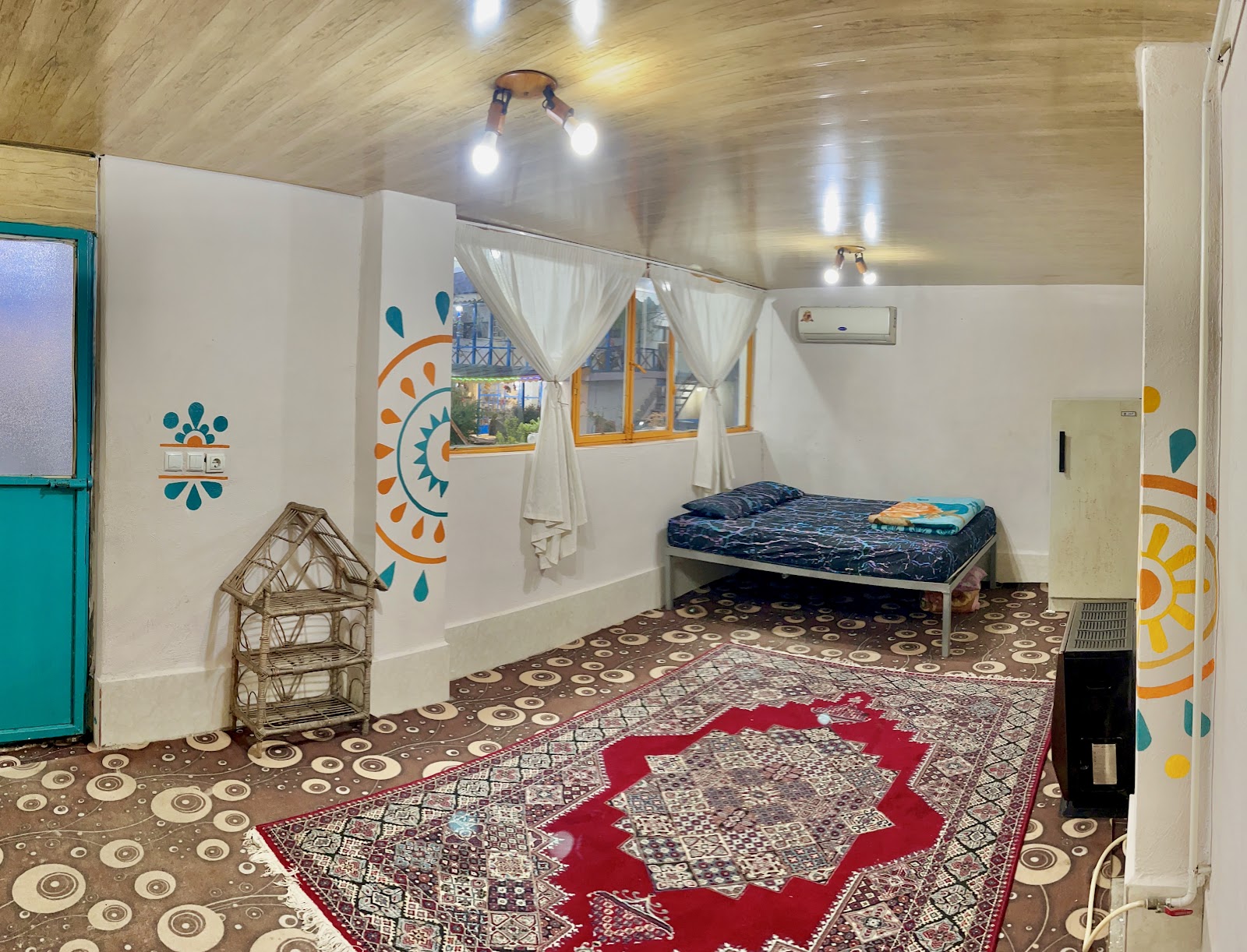 کافه امید، تصویر ۴