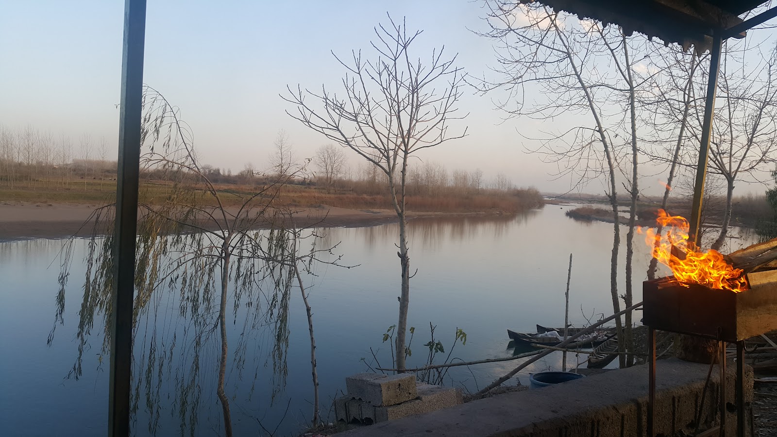 کافه داداشی، تصویر ۲