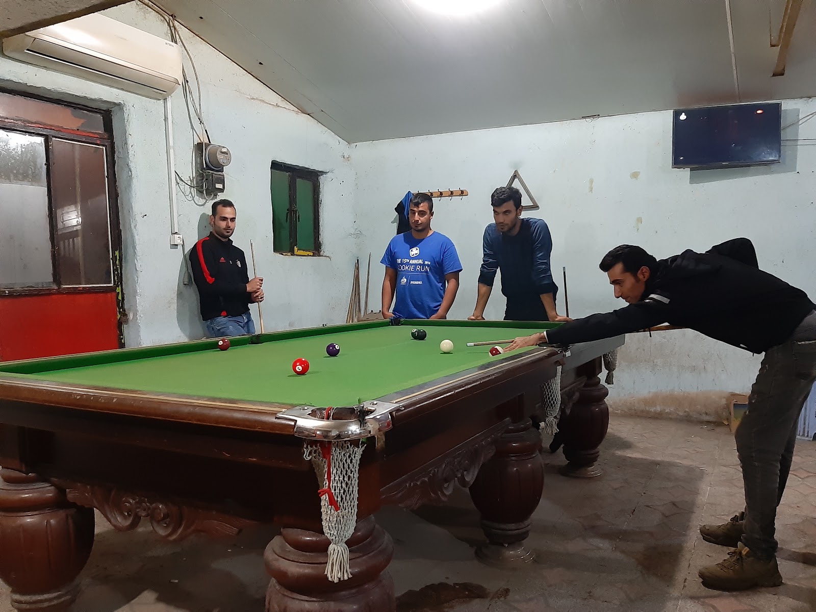 کافه داداشی، تصویر ۳