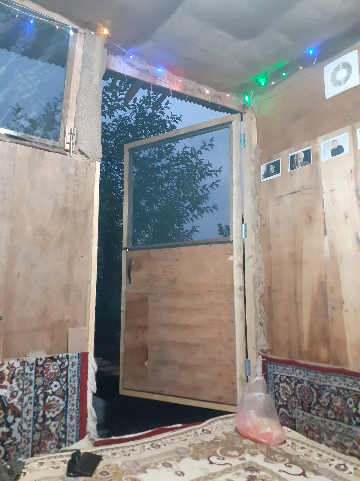 کافه رضا، تصویر ۳