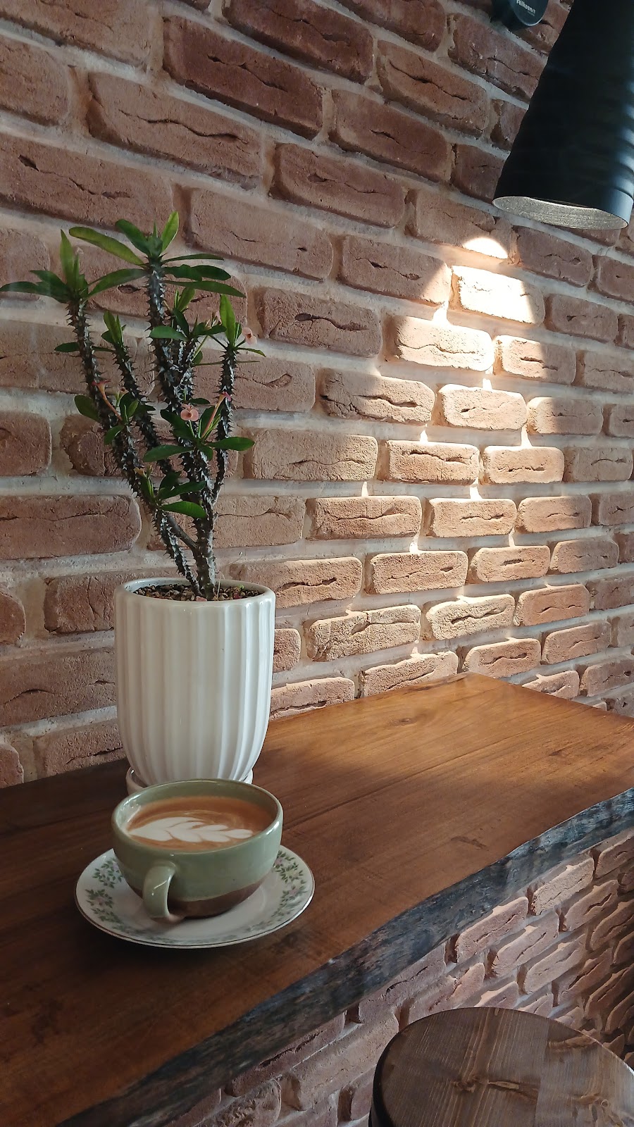 کافه بهار، تصویر ۷