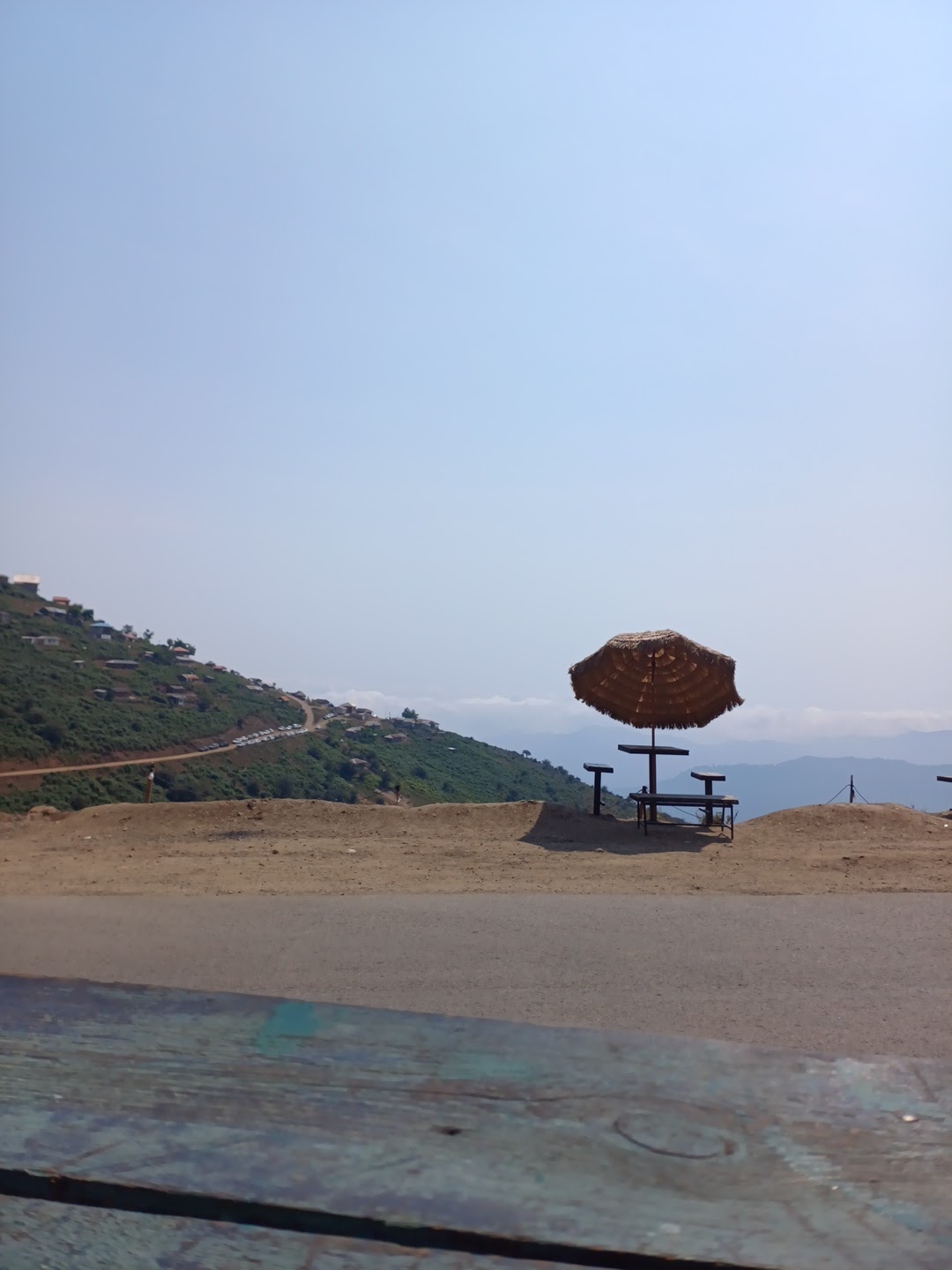 کافه خوشحالی، تصویر ۵