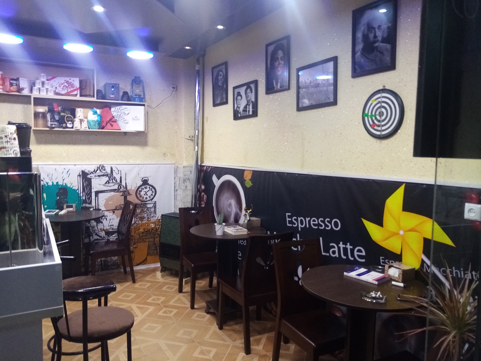 کافی شاپ ساسان، تصویر ۲