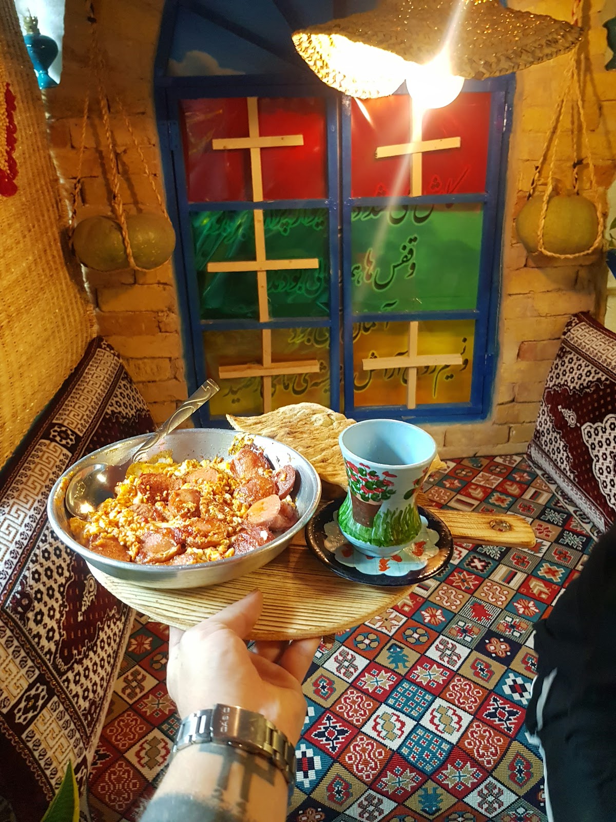 کافه طلا، تصویر ۵
