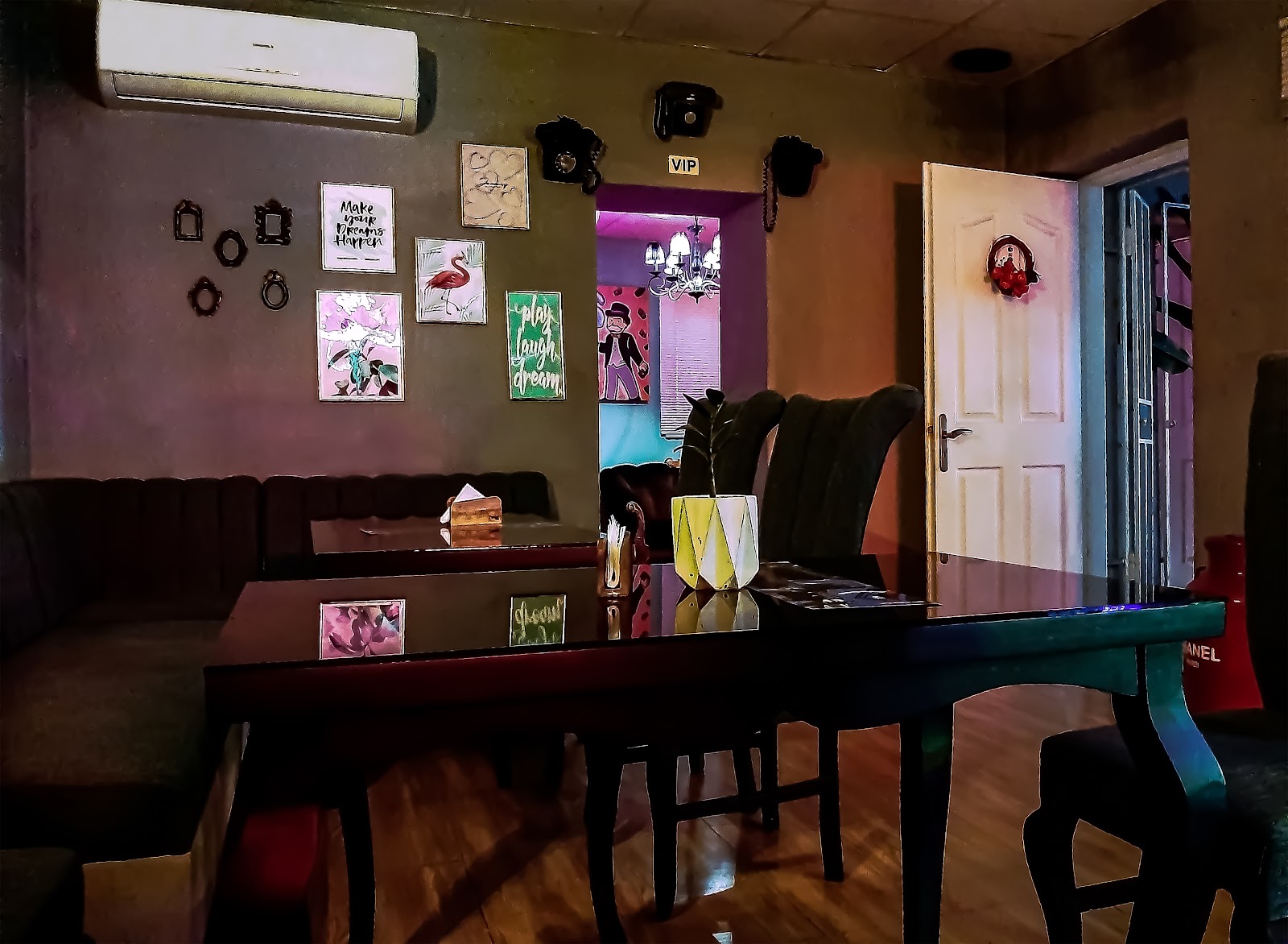 کافه طهرون | Cafe tehroon، تصویر ۲