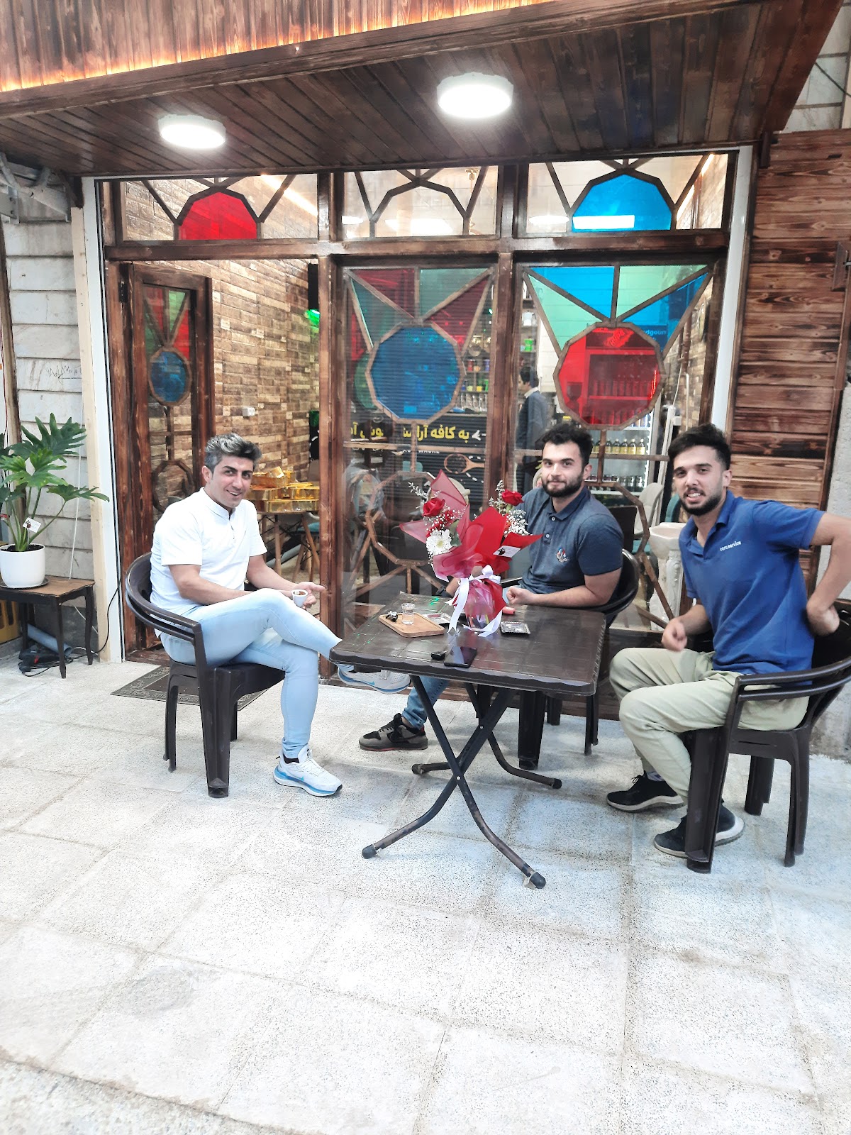کافه ارامش، تصویر ۶