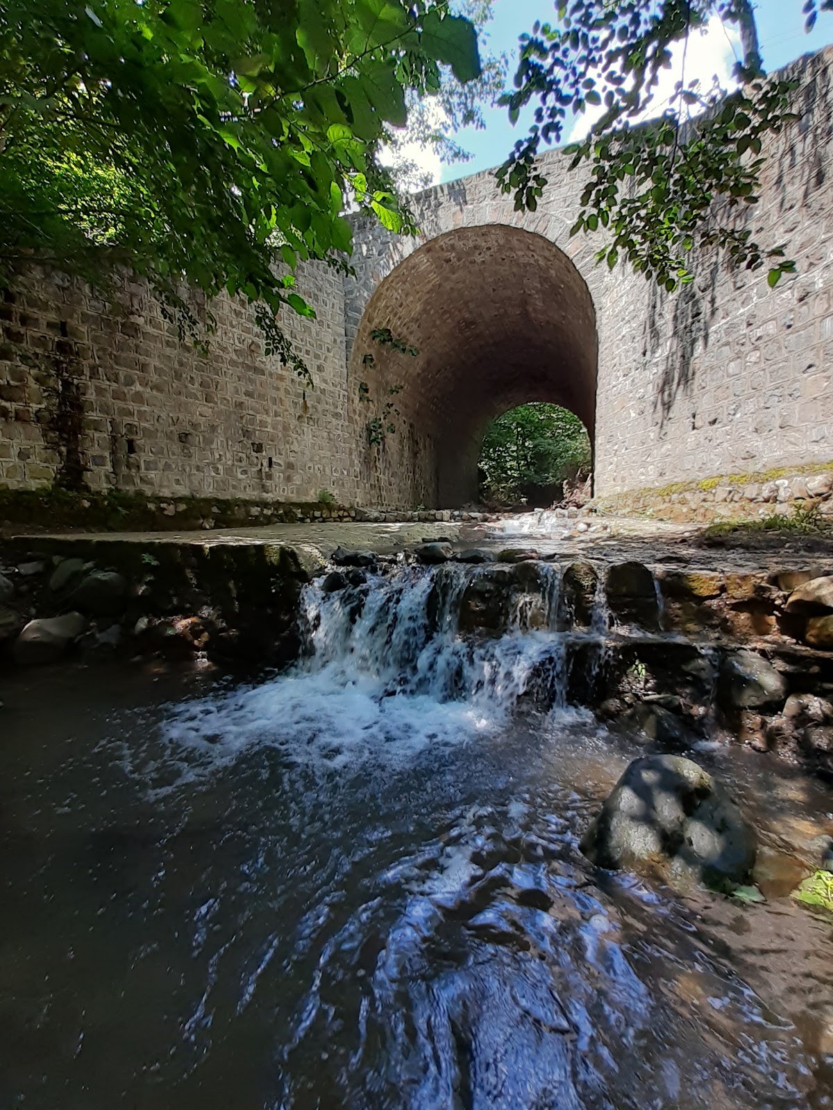 باغ سنتی پل انگولش، تصویر ۳