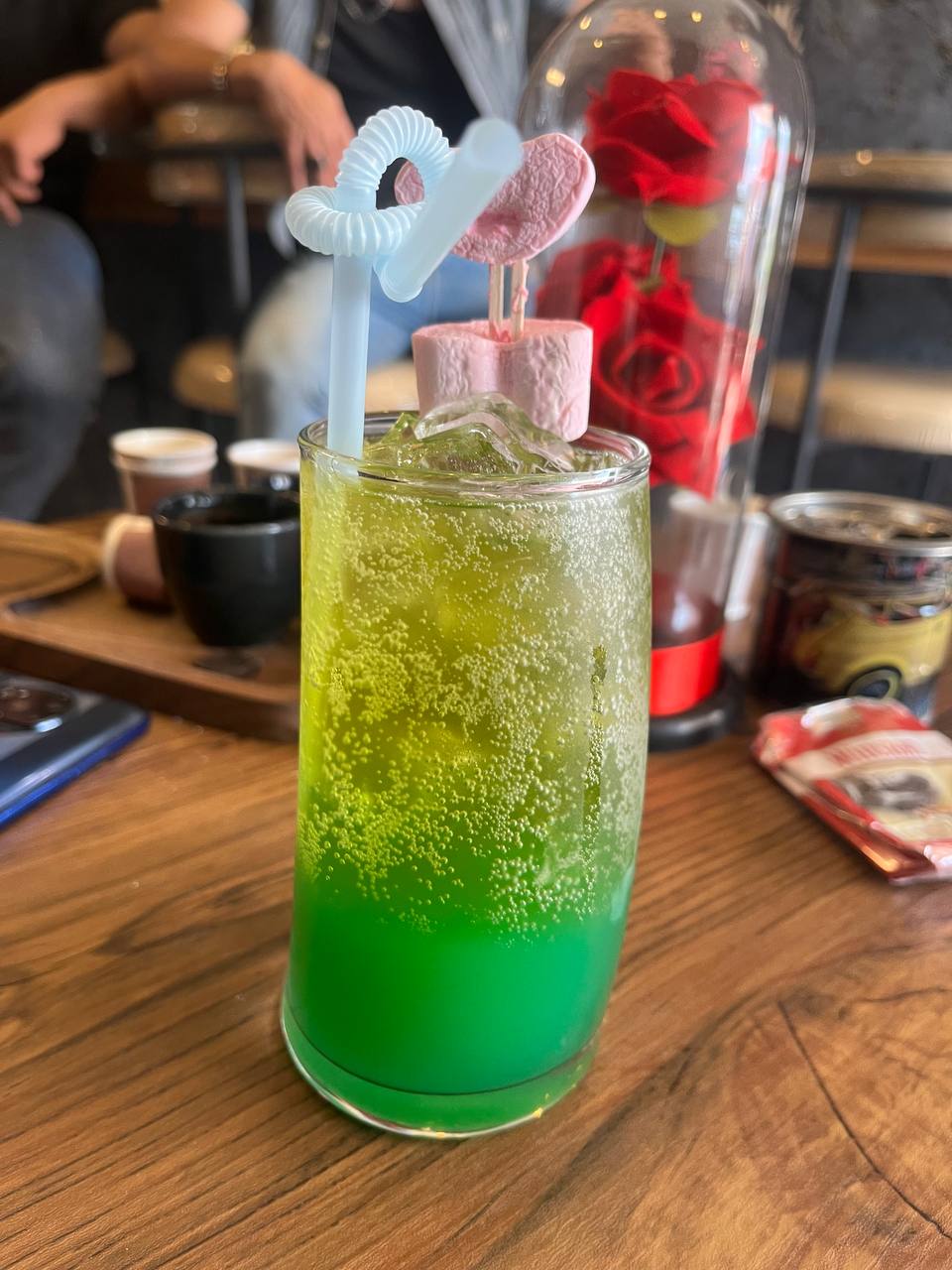 کافه ژیوان، تصویر ۲