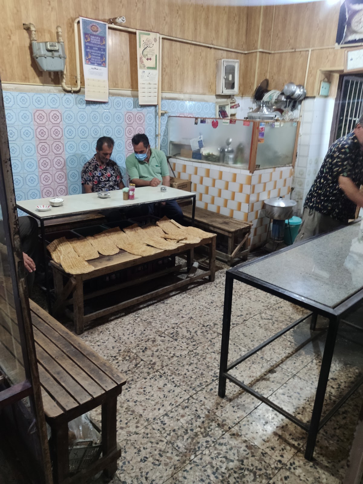 چایخانه دایی بهرام، تصویر ۸