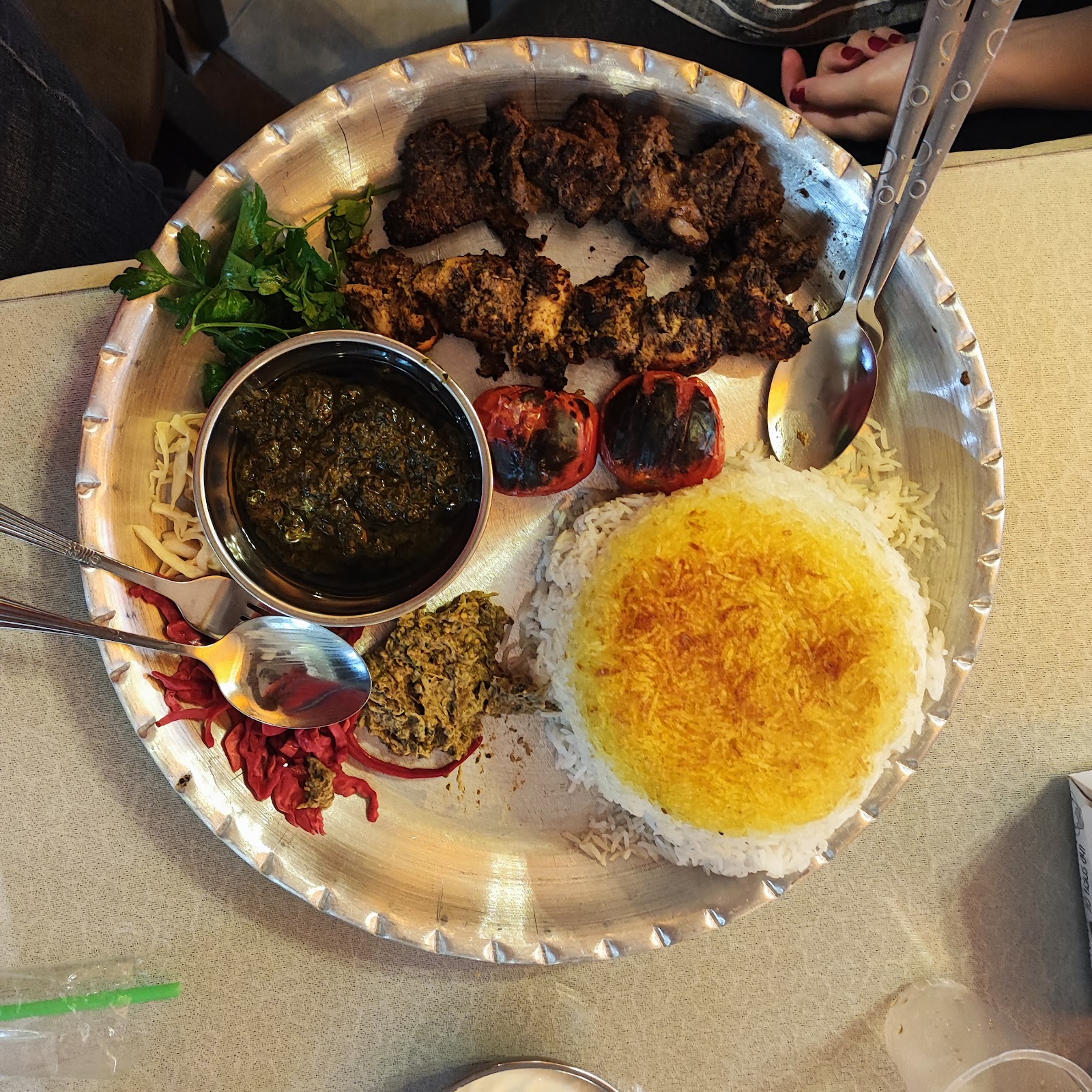 روشن بهار، تصویر ۲