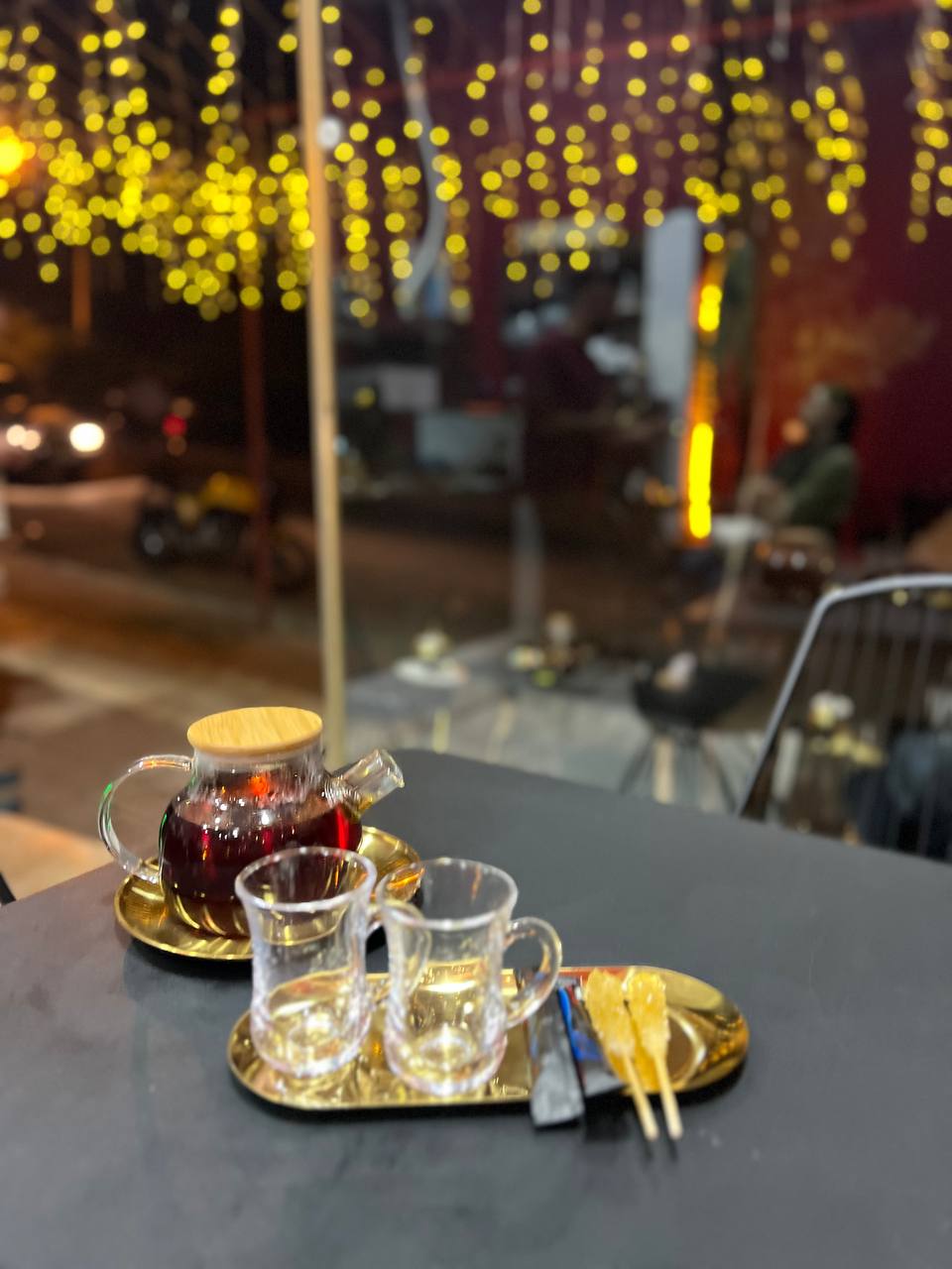 کافه رستوران هیچ، تصویر ۳