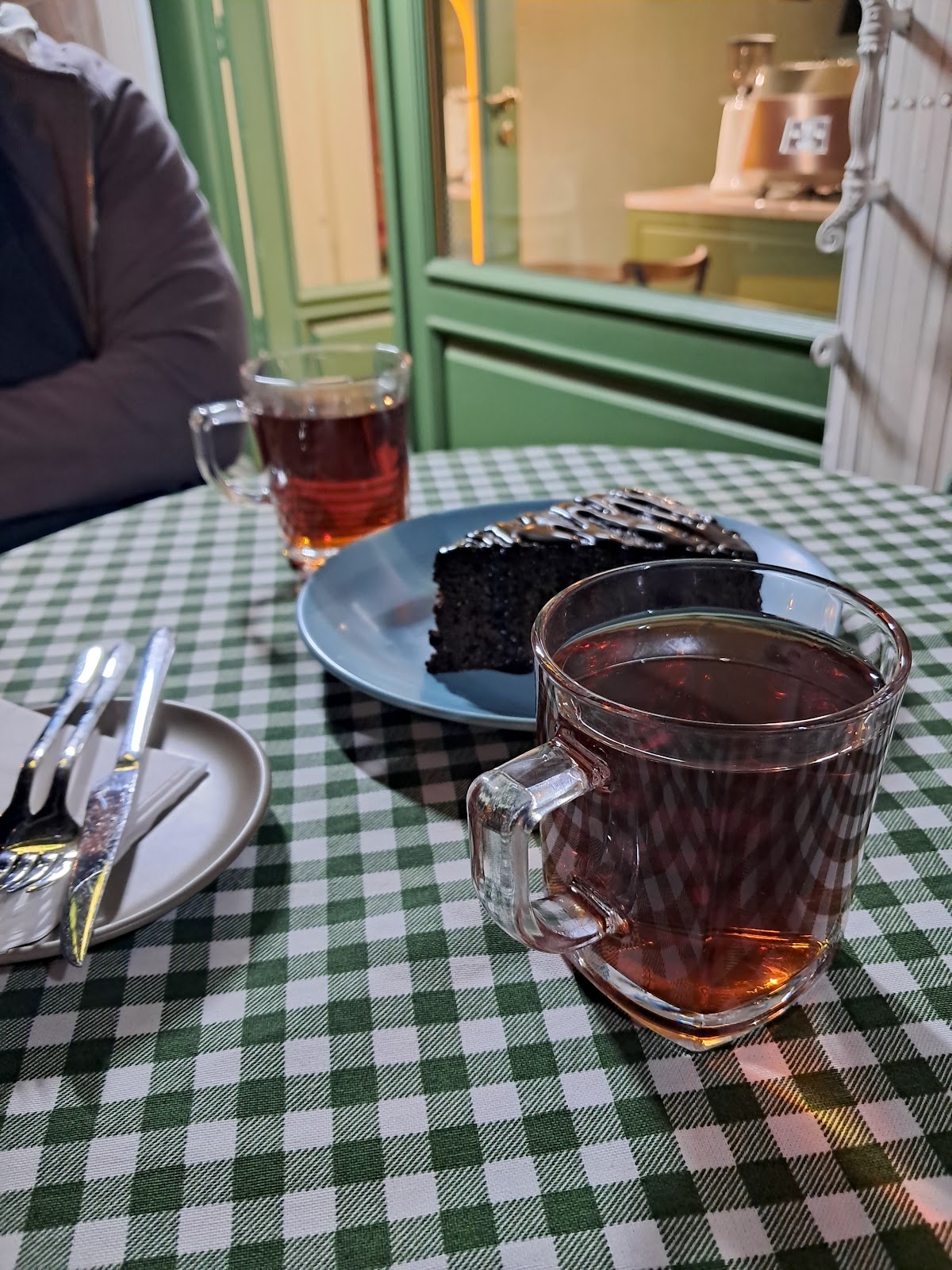 لیلو کیک کافه، تصویر ۲
