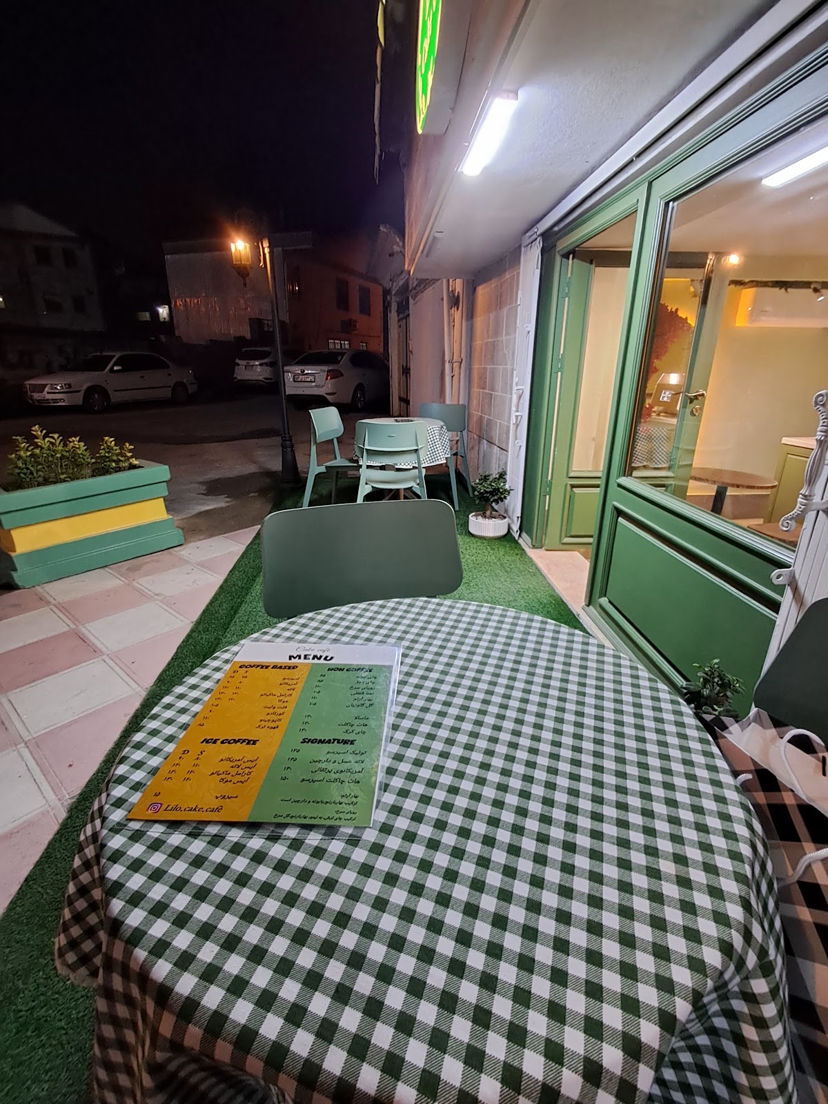 لیلو کیک کافه، تصویر ۳