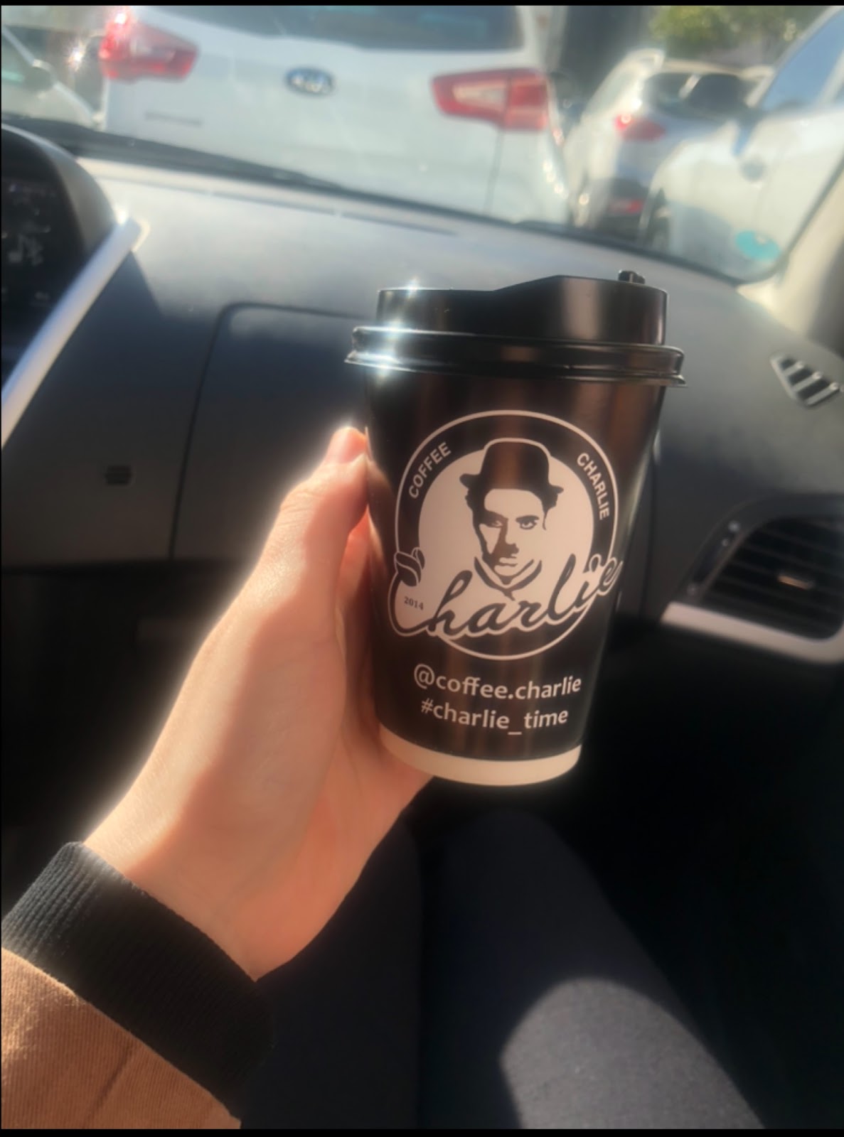 قهوه چارلی، تصویر ۸