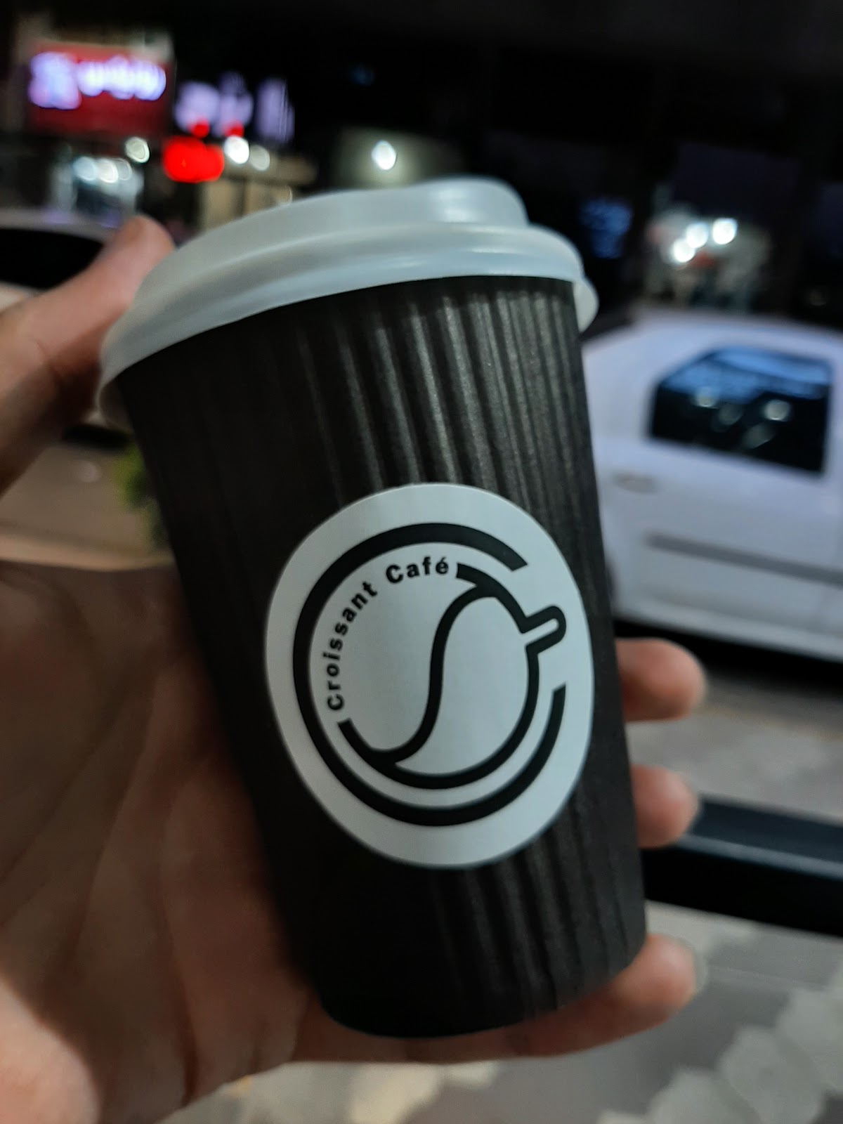 کافه کروسان، تصویر ۵