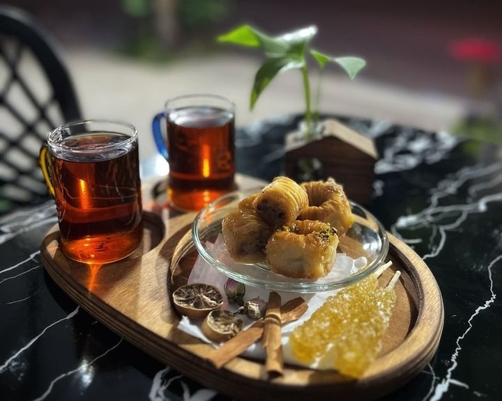کافه پولونیا، تصویر ۲