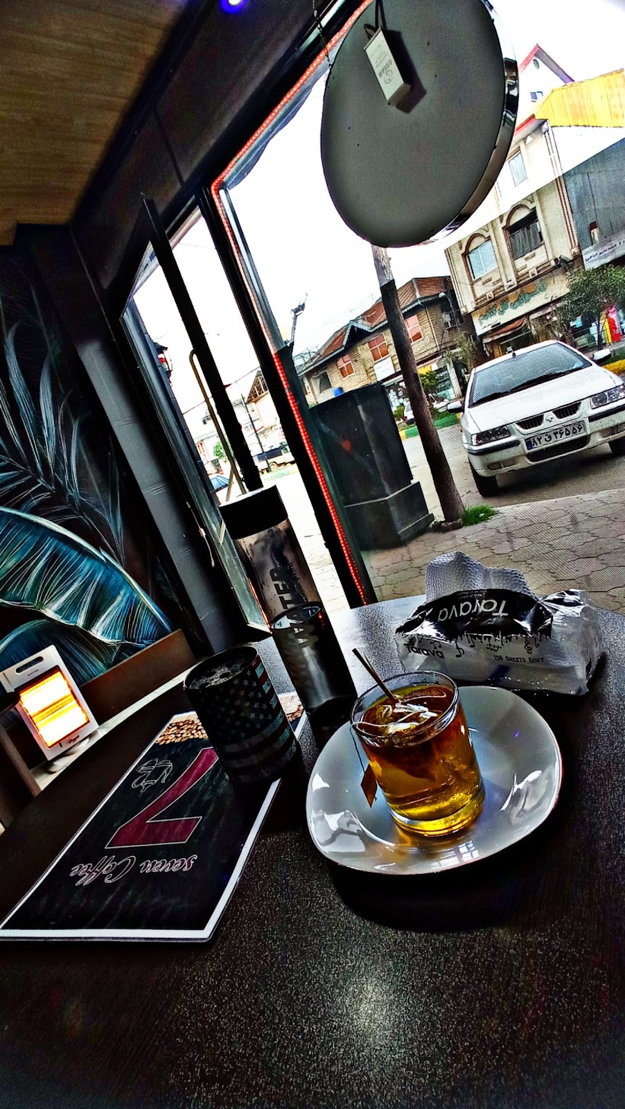 کافه هفت، تصویر ۴