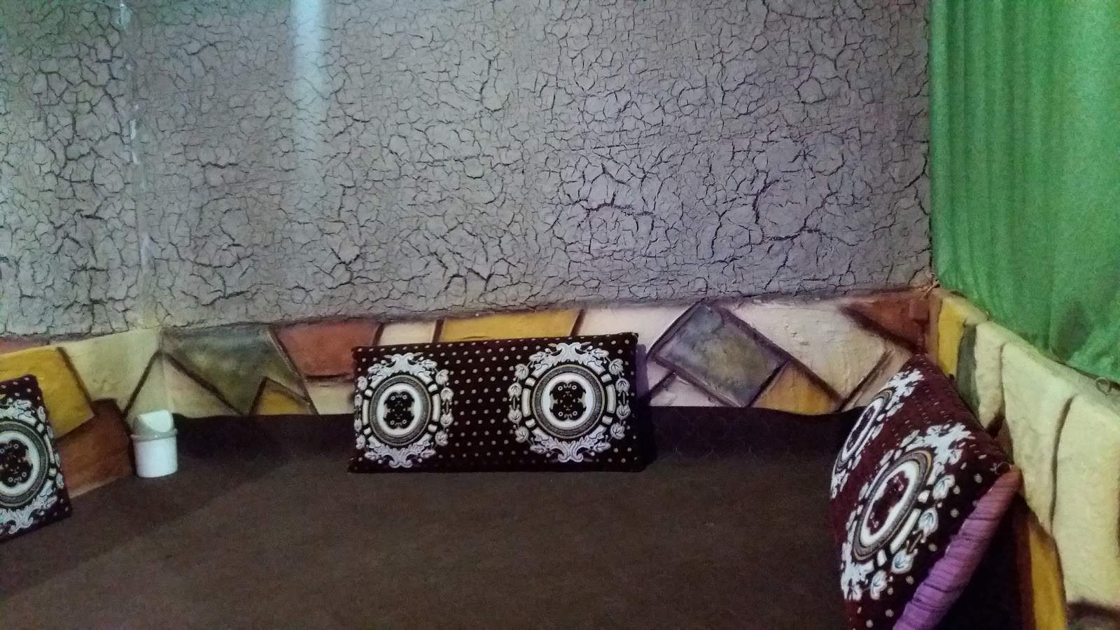 کافه ساحلی لاکچری، تصویر ۲