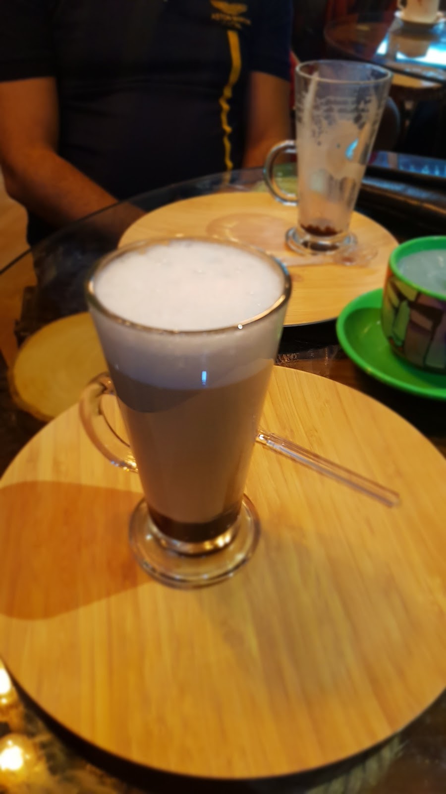 کافه دارچین، تصویر ۵