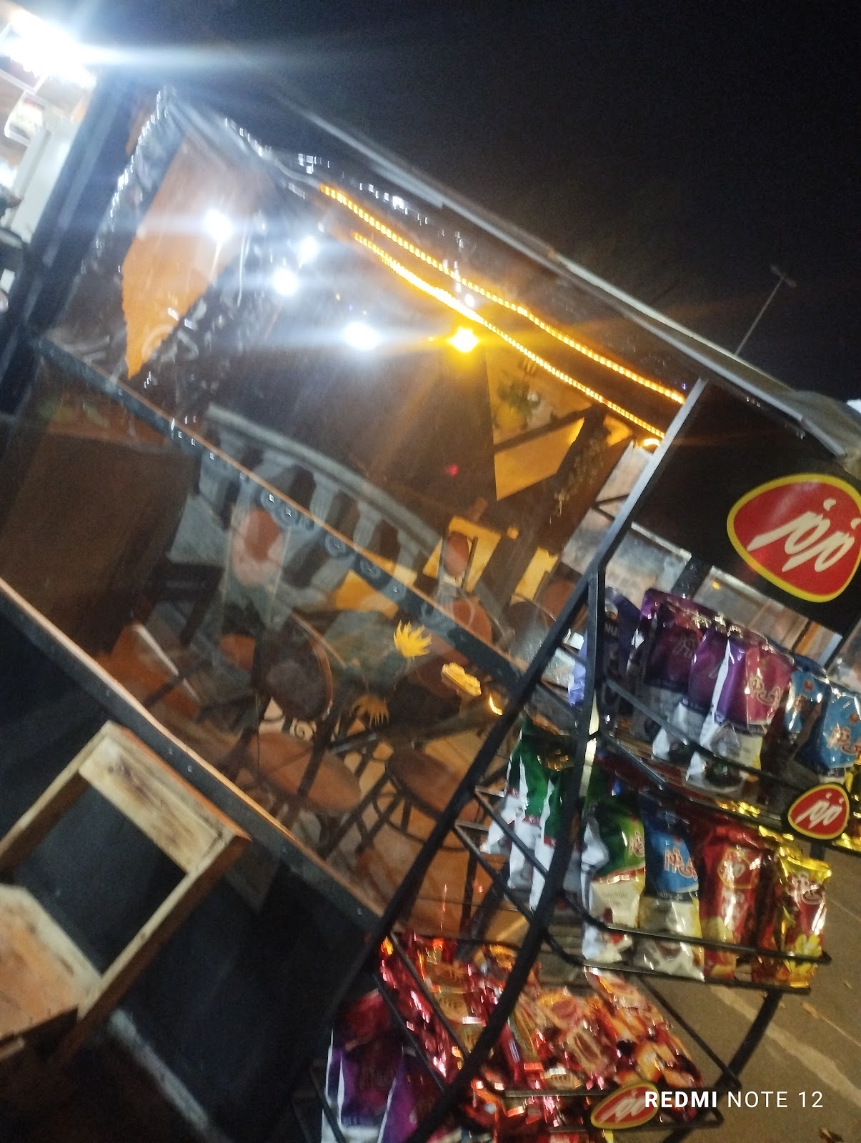 کافه کنج، تصویر ۲